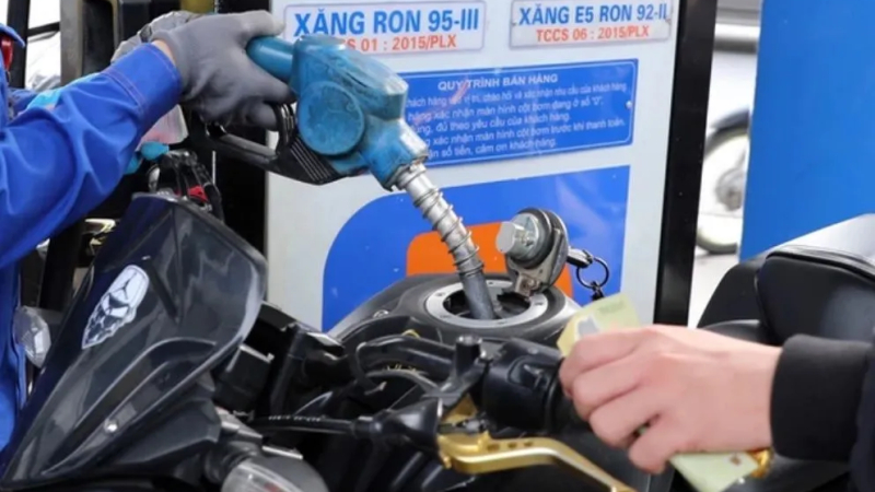 Sẽ tiếp tục sử dụng Quỹ B&igrave;nh ổn gi&aacute; để điều tiết thị trường xăng dầu 