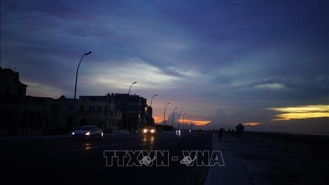 Cuba k&iacute;ch hoạt cơ chế khẩn cấp để kh&ocirc;i phục sự cố sập lưới điện quốc gia 