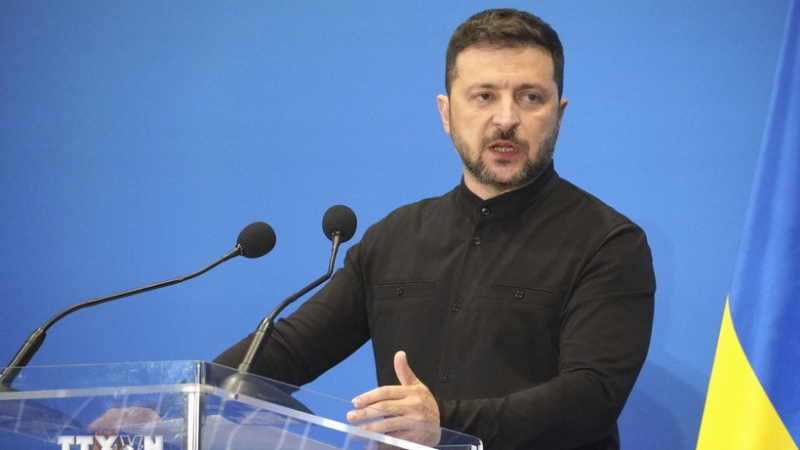 Ukraine t&aacute;i khẳng định sẵn s&agrave;ng đ&agrave;m ph&aacute;n h&ograve;a b&igrave;nh ba b&ecirc;n 