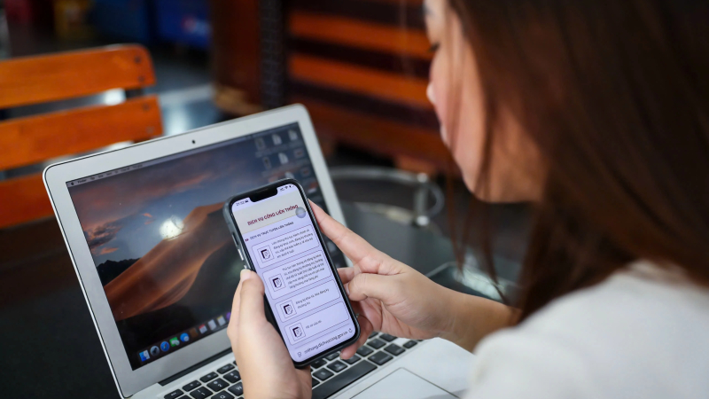 Dự kiến giảm 50% với 6 nh&oacute;m ph&iacute;, lệ ph&iacute; khi l&agrave;m dịch vụ c&ocirc;ng tr&ecirc;n VNeID