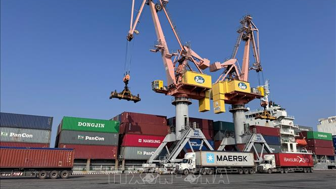 Bộ X&acirc;y dựng kiến nghị giải ph&aacute;p b&igrave;nh ổn gi&aacute; cước vận tải 