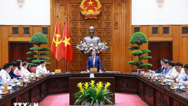 Kh&ocirc;ng để thiếu năng lượng cho sản xuất, ti&ecirc;u d&ugrave;ng