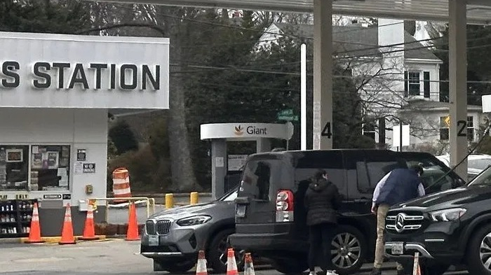 Gi&aacute; xăng tại Mỹ l&ecirc;n cao nhất gần 3 năm 