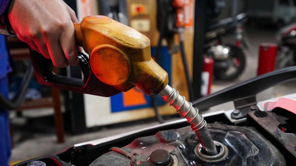 Lượng xăng dầu nhập khẩu tăng hơn 40% nửa đầu th&aacute;ng 3 