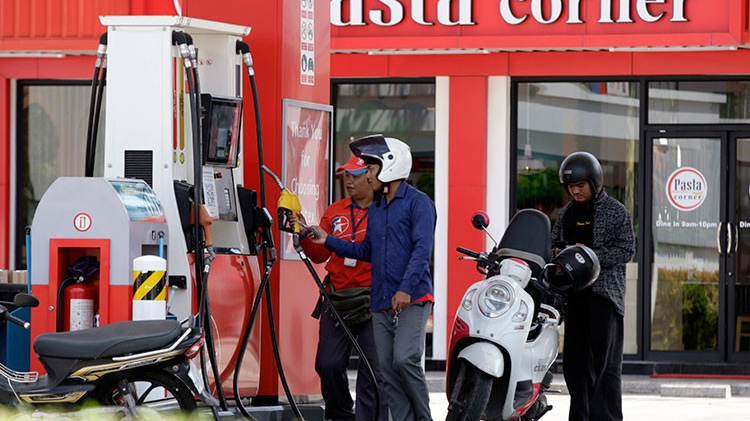 Campuchia đưa thuế xăng dầu về 0%