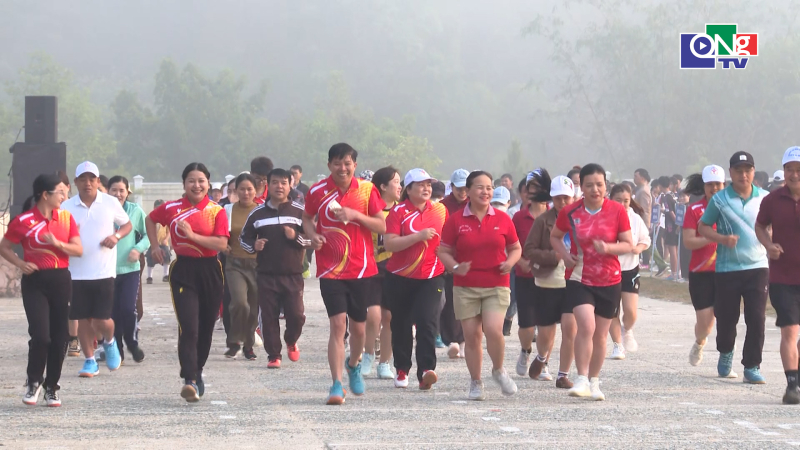 Ng&agrave;y chạy Olympic v&igrave; sức khỏe to&agrave;n d&acirc;n tại x&atilde; Đăk P&eacute;k