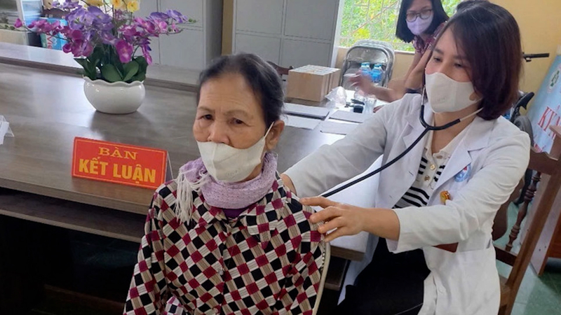 Đề xuất lồng gh&eacute;p s&agrave;ng lọc bệnh lao v&agrave;o kh&aacute;m sức khỏe định kỳ