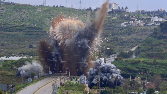 Liban l&ecirc;n &aacute;n Israel tấn c&ocirc;ng hạ tầng trọng yếu