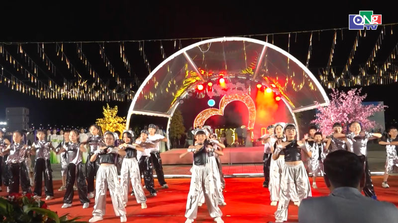 Chương tr&igrave;nh nghệ thuật "Ng&agrave;y hội non s&ocirc;ng &ndash; Nghĩa Lộ vững bước tương lai"