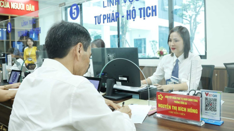Đẩy mạnh ph&acirc;n cấp, ph&acirc;n quyền thủ tục h&agrave;nh ch&iacute;nh cho ch&iacute;nh quyền địa phương