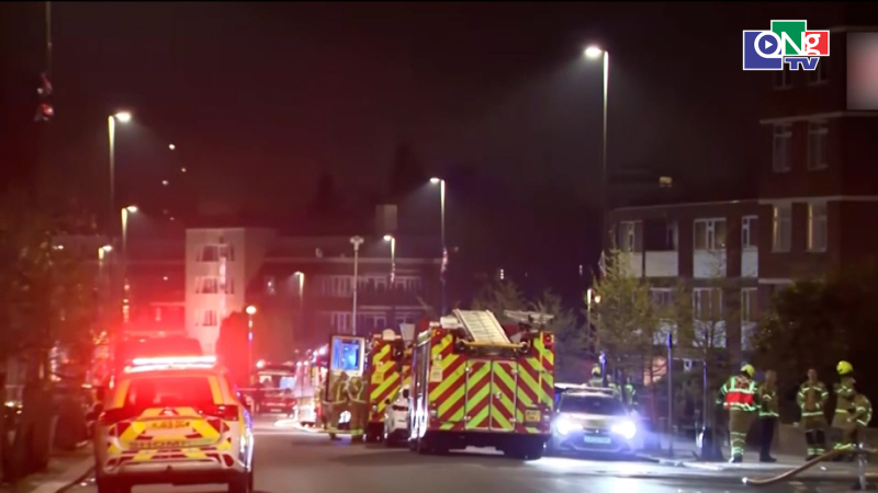 Anh điều tra vụ ph&oacute;ng hỏa xe cấp cứu của cộng đồng Do Th&aacute;i