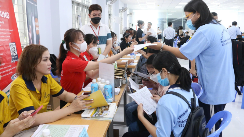 Khai trương s&agrave;n giao dịch việc l&agrave;m quốc gia trước 30/4 