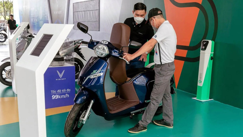 Xe điện h&uacute;t kh&aacute;ch khi chi ph&iacute; nhi&ecirc;n liệu tăng cao