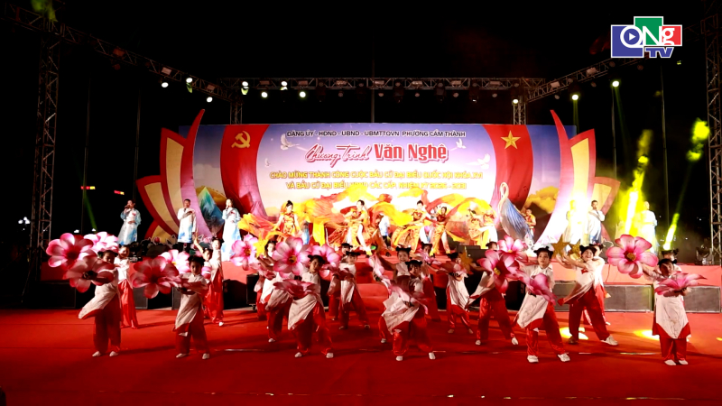 Phường Cẩm Th&agrave;nh tổ chức văn nghệ ch&agrave;o mừng th&agrave;nh c&ocirc;ng bầu cử