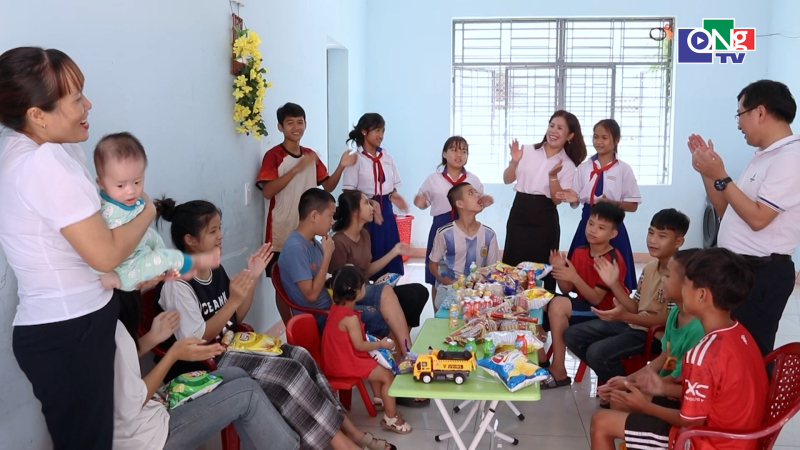 Nghề c&ocirc;ng t&aacute;c x&atilde; hội hướng đến chuy&ecirc;n nghiệp