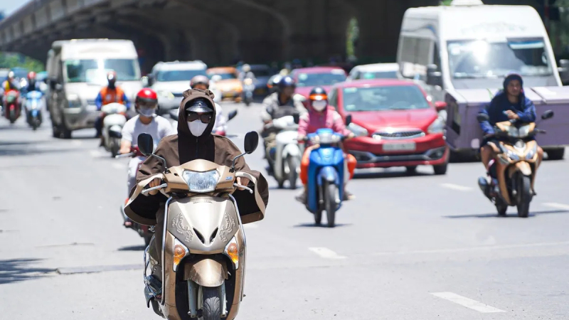 Từ 30/3, Bắc Bộ v&agrave; Trung Bộ xuất hiện đợt nắng n&oacute;ng diện rộng đầu ti&ecirc;n, c&oacute; nơi tr&ecirc;n 38 độ 