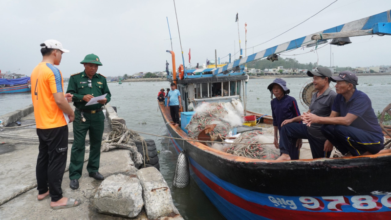 Quảng Ng&atilde;i ki&ecirc;n tr&igrave; chống khai th&aacute;c IUU 