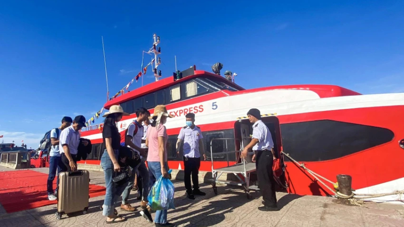 T&agrave;u Ph&uacute; Quốc Express hoạt động lại tuyến Sa Kỳ - L&yacute; Sơn, giảm gi&aacute; v&eacute;