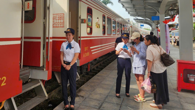 Phạt đến 15 triệu đồng h&agrave;nh vi b&aacute;n v&eacute; t&agrave;u giả 