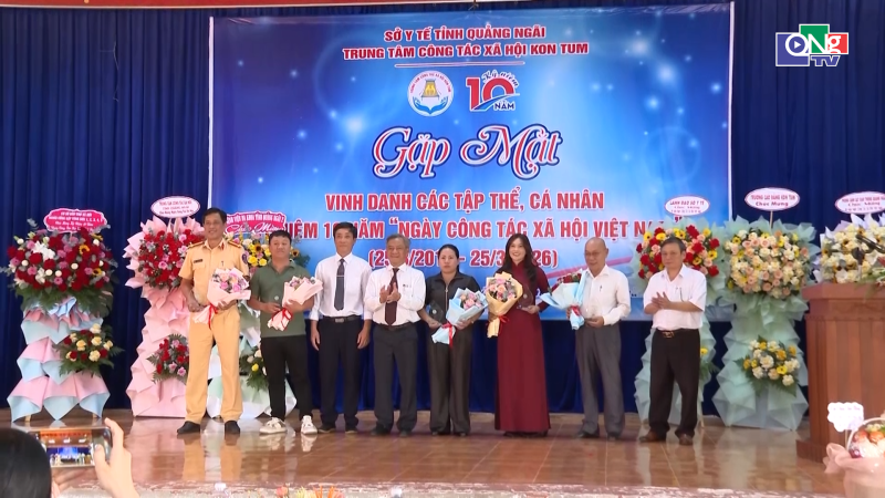 Gặp mặt kỷ niệm 10 năm Ng&agrave;y C&ocirc;ng t&aacute;c x&atilde; hội Việt Nam