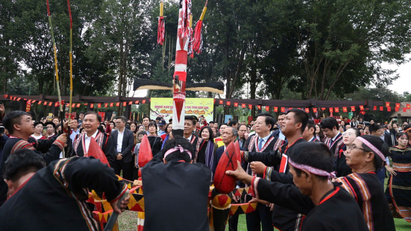 Nhiều hoạt động đặc sắc tại L&agrave;ng Văn h&oacute;a c&aacute;c d&acirc;n tộc Việt Nam dịp lễ 30/4