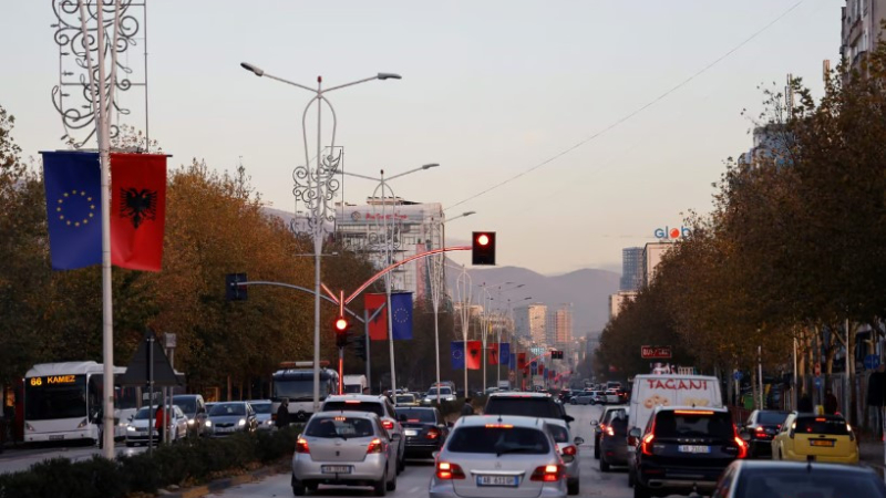 Ch&acirc;u &Acirc;u khuyến nghị người d&acirc;n hạn chế đi lại để tiết kiệm năng lượng