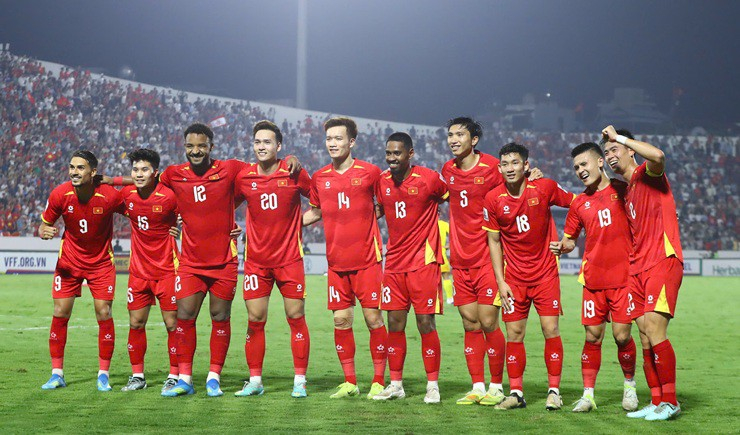 ĐT Việt Nam trở lại top 100 FIFA sau trận thắng Malaysia.