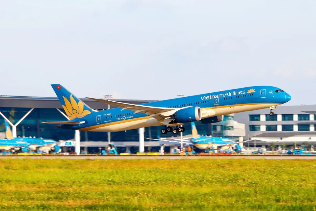 Trong giai đoạn cao điểm dịp Giỗ Tổ Hùng Vương và 30/4 - 1/5, Vietnam Airlines sẽ chủ động bố trí nguồn lực, tăng chuyến và điều hành khai thác linh hoạt nhằm đáp ứng nhu cầu của hành khách. Ảnh minh hoạ).