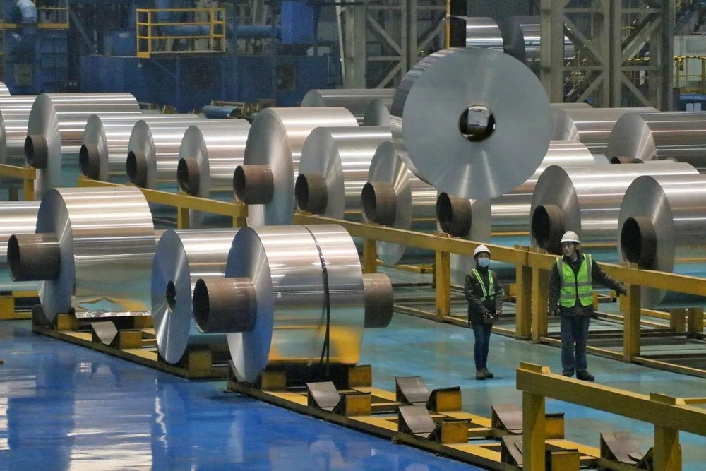 Giá nhôm giảm tương tự 1% xuống mức 3.497,50 USD/tấn. Nguồn: Getty Images