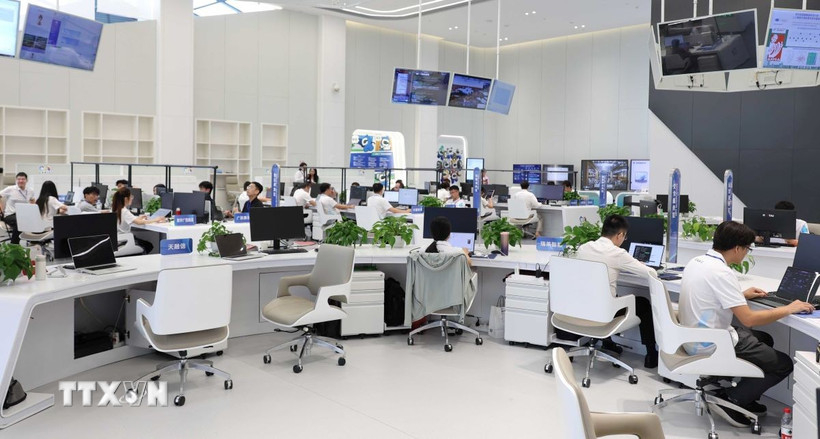 Hoạt động tại doanh nghiệp trí tuệ nhân tạo tại Quảng Tây, Trung Quốc. Ảnh: TTXVN