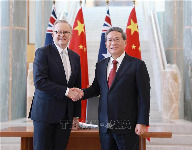 Thủ tướng Australia Anthony Albanese và Thủ tướng Trung Quốc Lý Cường ở thủ đô Canberra, Australia, ngày 17/6/2024. Ảnh tư liệu: THX/TTXVN