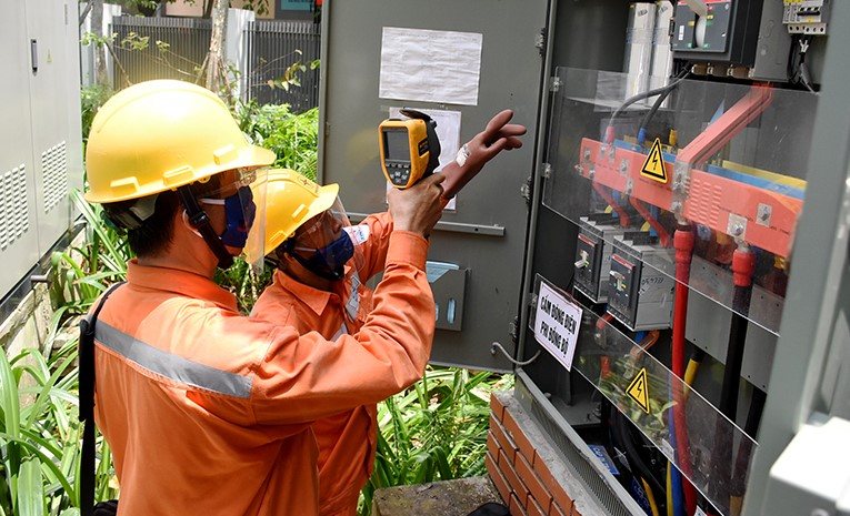 Nhu cầu tiêu thụ điện tăng mạnh trên cả nước. Ảnh minh họa