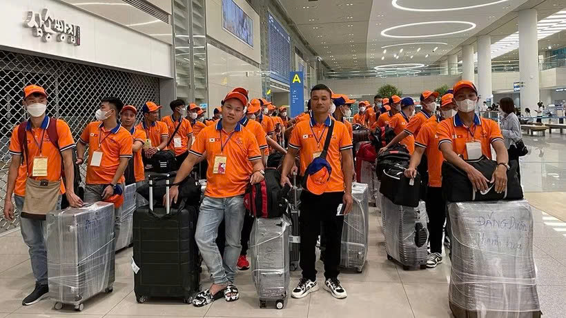 Lao động đi làm việc ở nước ngoài theo hợp đồng. Ảnh minh họa: Dolab