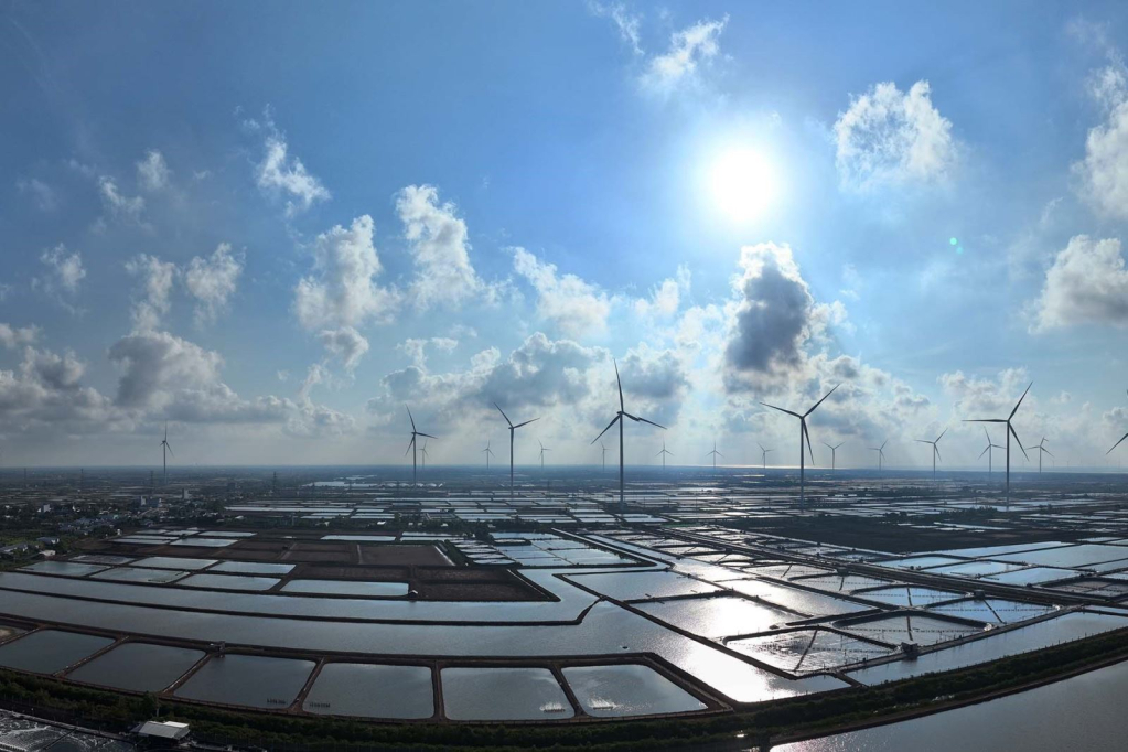 Nắng nóng còn kéo dài trong những ngày tới, tuy nhiên có xu hướng dịu dần tại nhiều khu vực. Ảnh minh họa: TTXVN