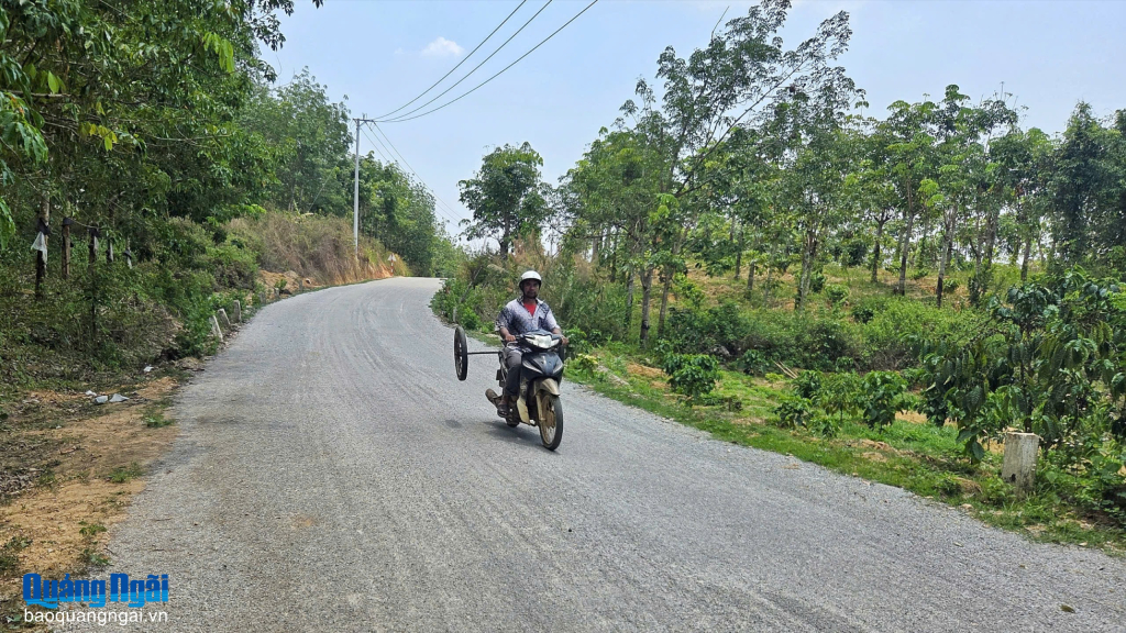 Đoạn đường hư hỏng nặng trên tuyến liên xã Sa Bình - Ya Ly đã được sửa chữa. 