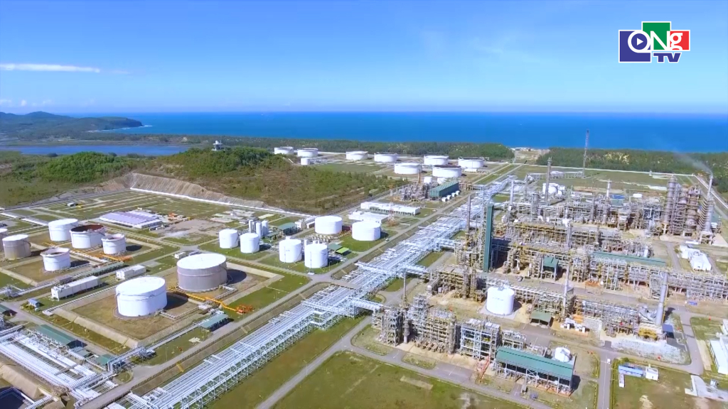 Nhà máy Lọc dầu Dung Quất.