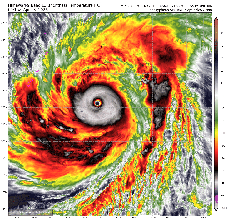 Ảnh vệ tinh siêu bão Sinlaku sáng 13/4. Ảnh: Cyclonicwx