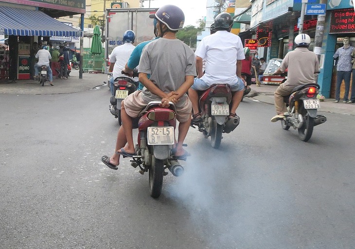 Từ 1-7-2027 sẽ thực hiện kiểm tra khí thải xe máy định kỳ tại Hà Nội và TP.HCM. Ảnh: T.T.D.