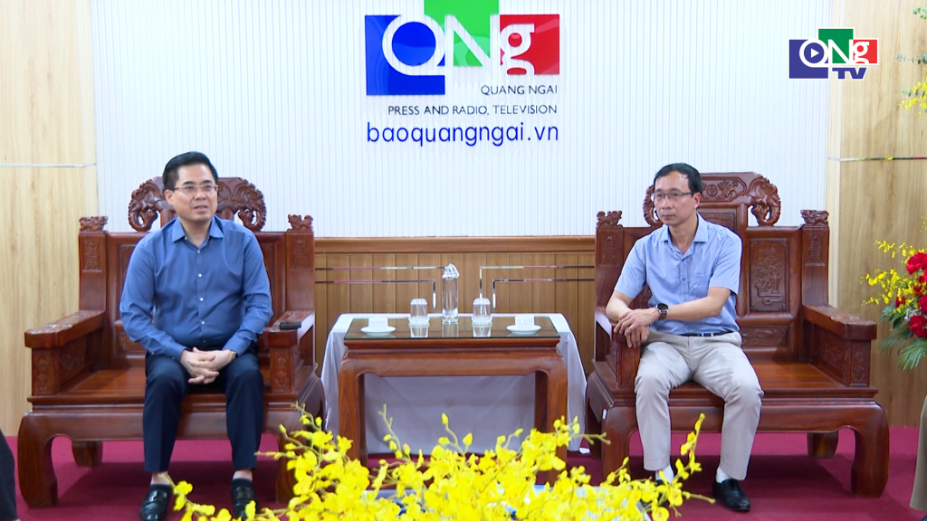 Ủy viên Trung ương Đảng, Phó Bí thư Tỉnh ủy, Chủ tịch UBND tỉnh Nguyễn Hoàng Giang gợi ý, định hướng một số nội dung để Báo và Phát thanh, Truyền hình Quảng Ngãi triển khai trong thời gian tới.