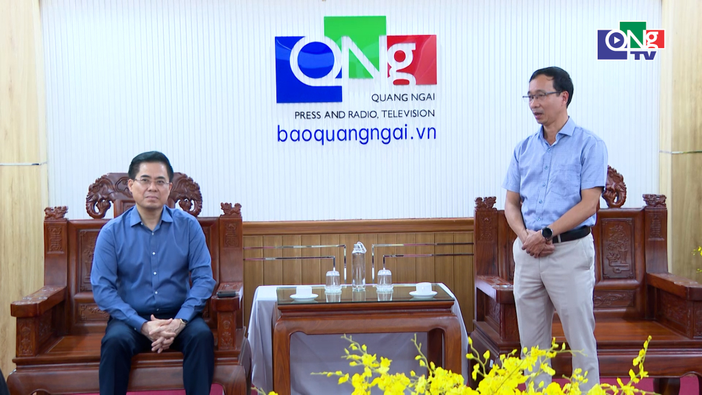 Giám đốc Báo và Phát thanh, Truyền hình Quảng Ngãi Huỳnh Đức Minh cảm ơn sự quan tâm của lãnh đạo tỉnh.