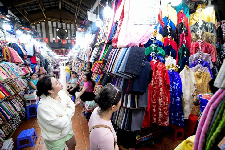 Cục Thuế yêu cầu không hạn chế các nhu cầu xuất hóa đơn của hộ kinh doanh dưới 500 triệu đồng - Ảnh: QUANG ĐỊNH