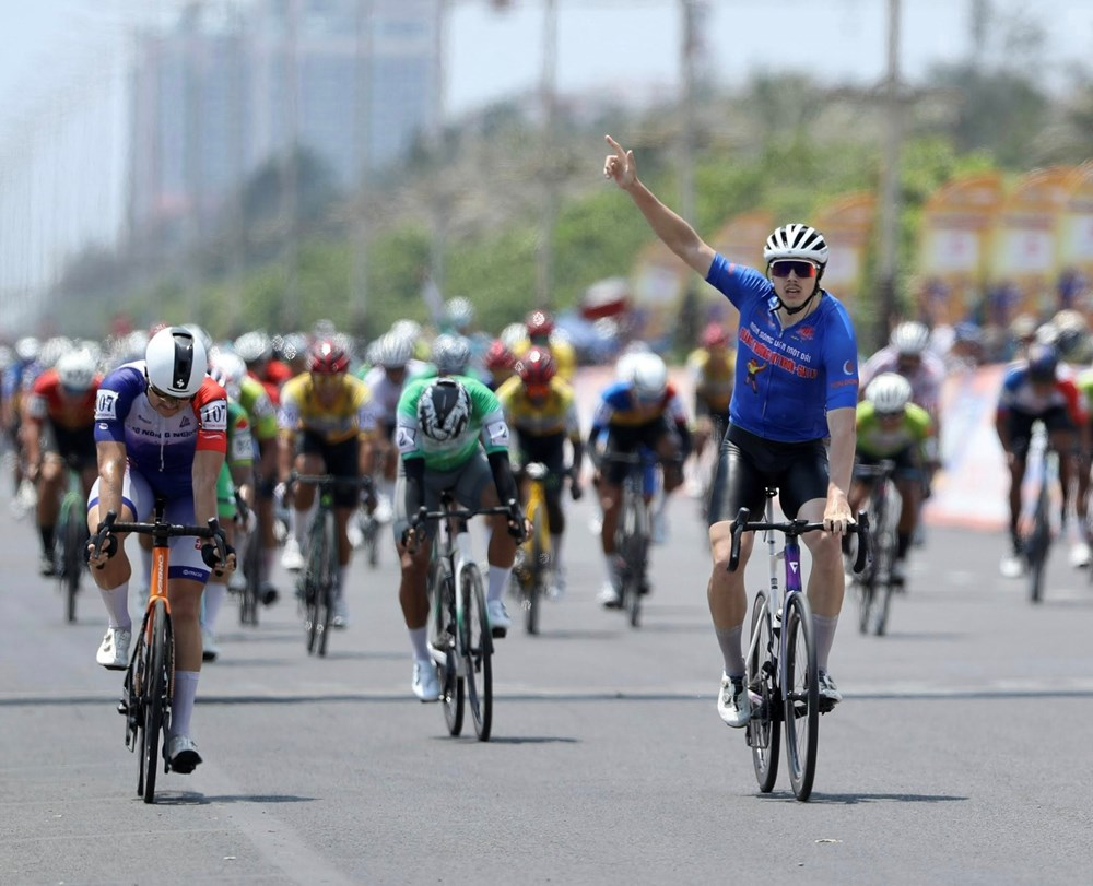 Marchuk Dzianis không có đối thủ tại đích đến.