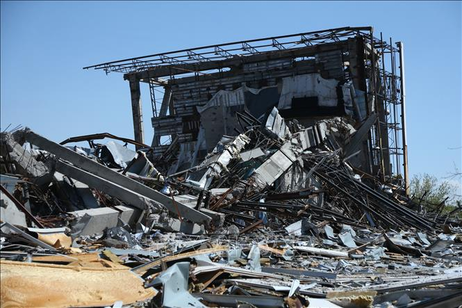 Thiệt hại sau các cuộc không kích do Mỹ - Israel tiến hành tại thủ đô Tehran, Iran ngày 3/4/2026. Ảnh: THX/TTXVN