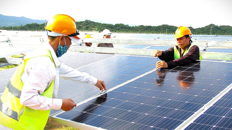 Thủ tướng chỉ thị tăng cường tiết kiệm điện, ph&aacute;t triển điện mặt trời m&aacute;i nh&agrave; 