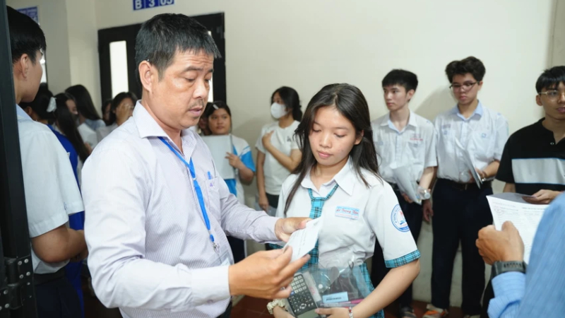 8 vật dụng th&iacute; sinh được ph&eacute;p mang khi thi đ&aacute;nh gi&aacute; năng lực 