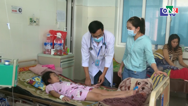 Quảng Ng&atilde;i gia tăng bệnh nhi nhập viện do tay ch&acirc;n miệng