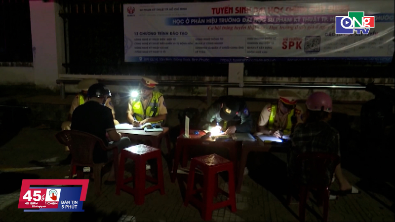 45 gi&acirc;y 1 chạm ng&agrave;y 03/4