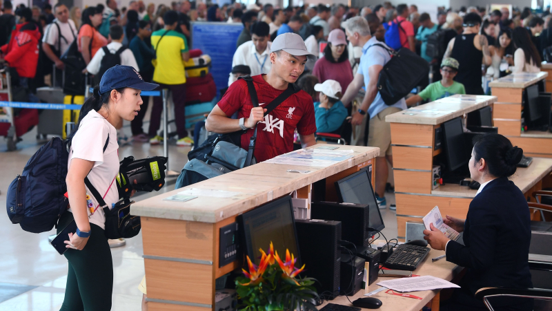 Tạm dừng nhiều đường bay 