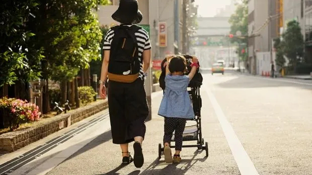 Nhật Bản lần đầu cho ph&eacute;p cha mẹ ly h&ocirc;n nu&ocirc;i con chung 