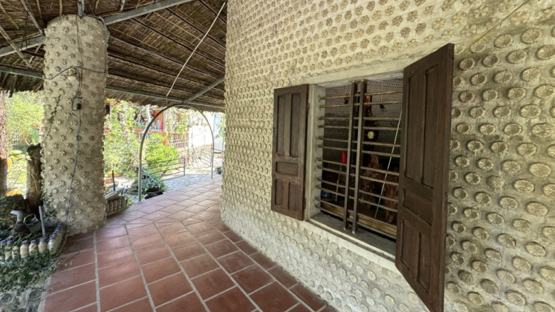 Độc đ&aacute;o c&ocirc;ng tr&igrave;nh từ 70.000 chai nhựa t&aacute;i chế ở Quảng Ng&atilde;i